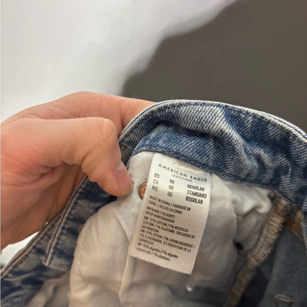 American Eagle Stretch Ripped Curvy '90s Straight Jean Size 00 - Picture 5 of 6